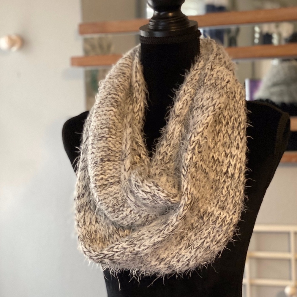 L.A. Hearts Oatmeal Infinity Scarf